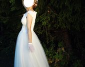 Pieno baltumo vienetinė vestuvinė suknelė