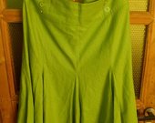 Gražus, žalias sijonas