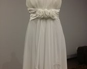 Balta puosni suknele