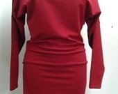 agro  raudonumo   suknute