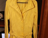 "New look" geltonas paltukas