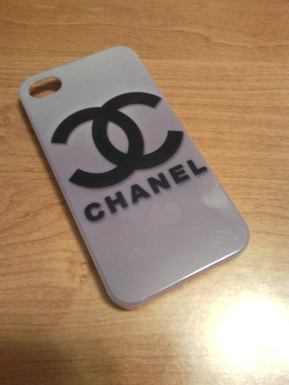2 €       Chanel iPhone4