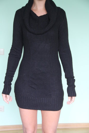 ilgas juodas megztinis
