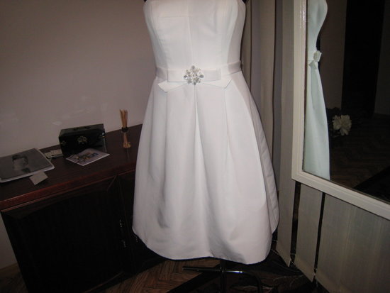 sampano spalvos trumpa vestuvine suknele
