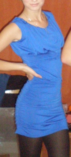 Mėlyna tampri vakarinė kokteilinė suknelė