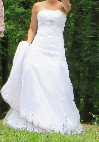 Vestuvine suknele, atvirais peciais, su korsetu