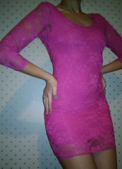 Neoninė suknelė su gipiūru