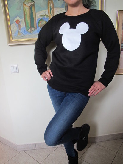 Juodas džemperis su Mickey