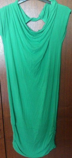 vasara dvelkianti žalia suknutė