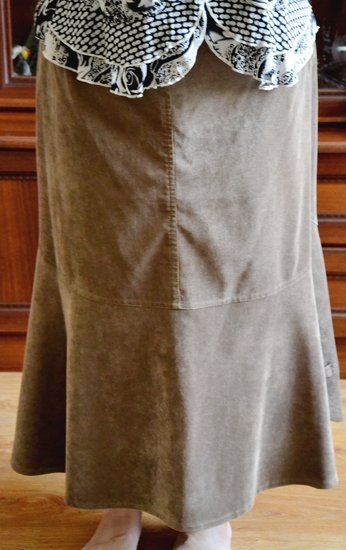 Velvetinis rudas sijonas