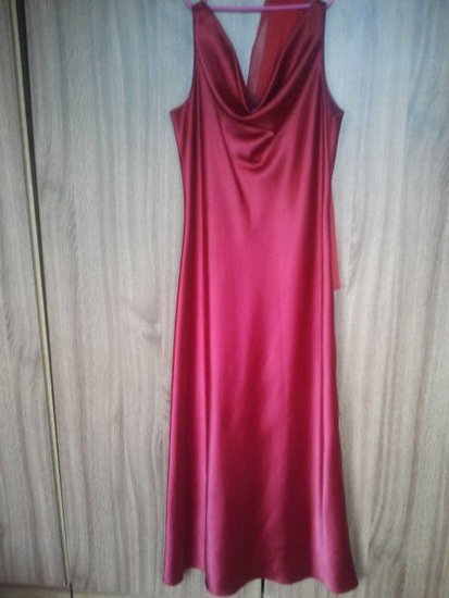 Raudona proginė ilga suknelė L dydis