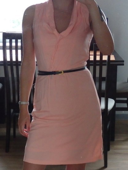 Rožinė suknelė iki kelių