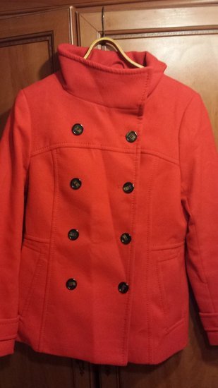 Raudonas H&M paltas