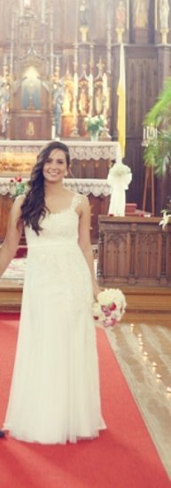 Pieno spalvos vestuvinė suknelė