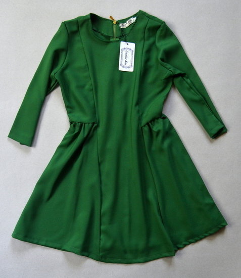 Stilinga žalia suknelė