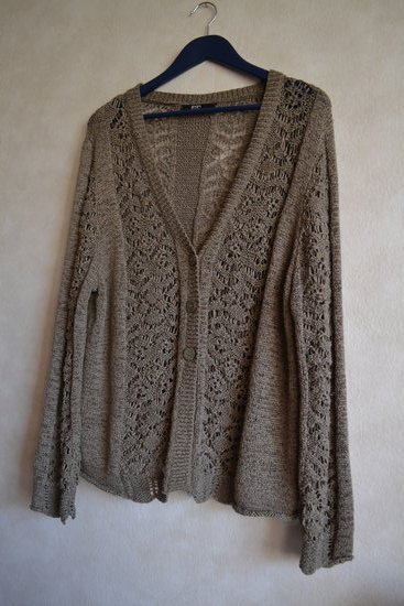 Užsegamas chaki megztinis