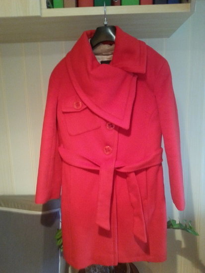 Monton raudonas paltas