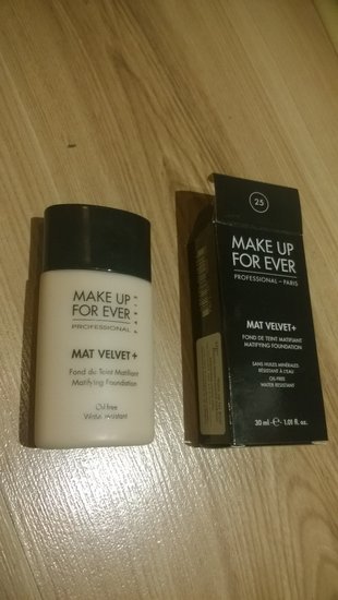 Make up For ever Mat velvet kreminė pudra