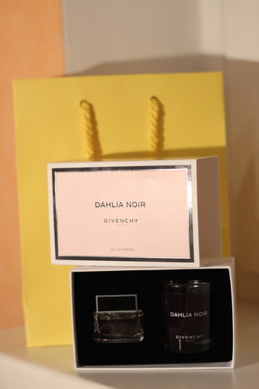 Givenchy Dahlia Noir kvepalai + kvapnioji žvakė