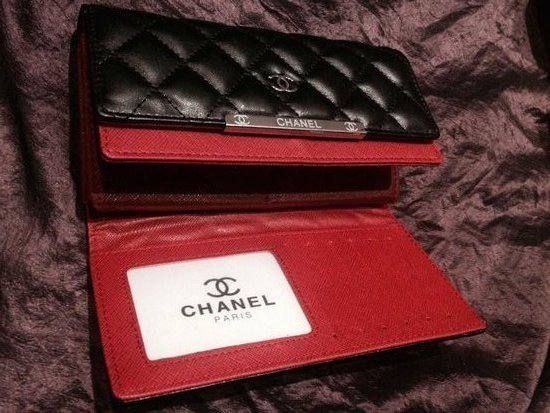 Chanel pinigine nuostabi juoda raudona