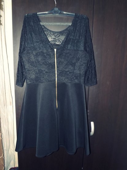 Nuostabi juoda suknelė