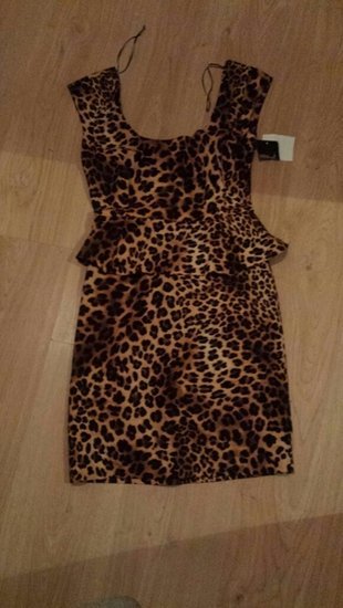 Zara leopardinė suknelė.