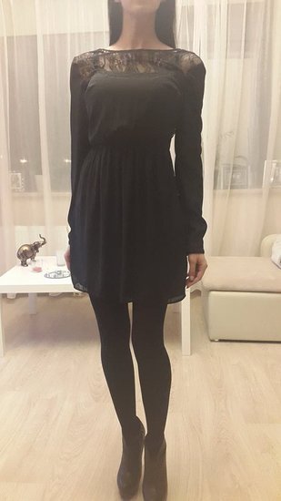 juoda zara suknele