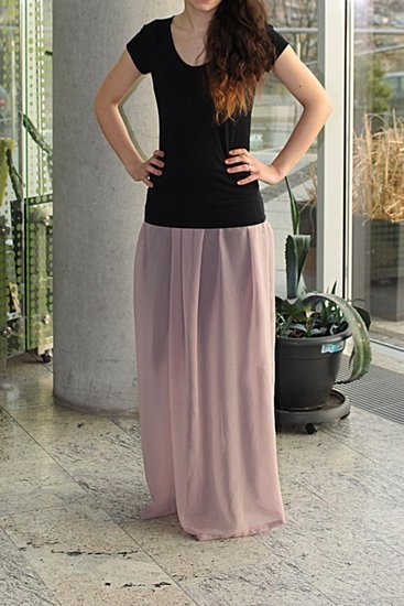 Ilgas blyškios rožinės spalvos sijonas 