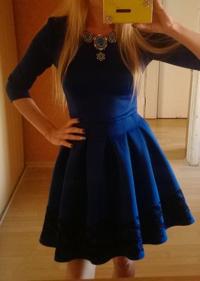 Mėlyna pūsta suknelė