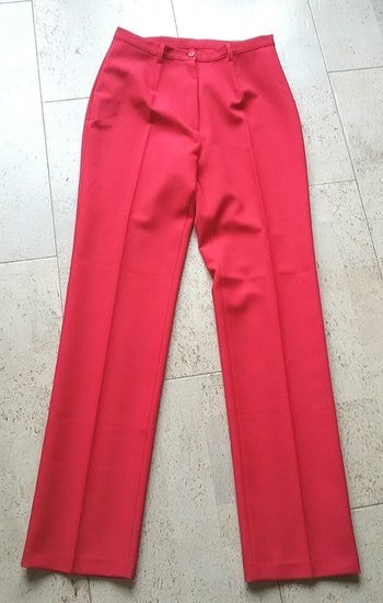 Raudonos klasikinės kelnės