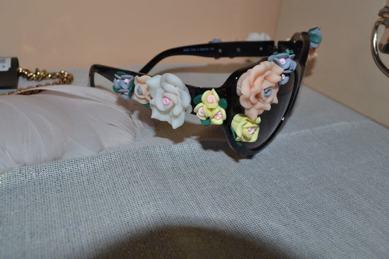 Dolce Gabbana modelio akinukai