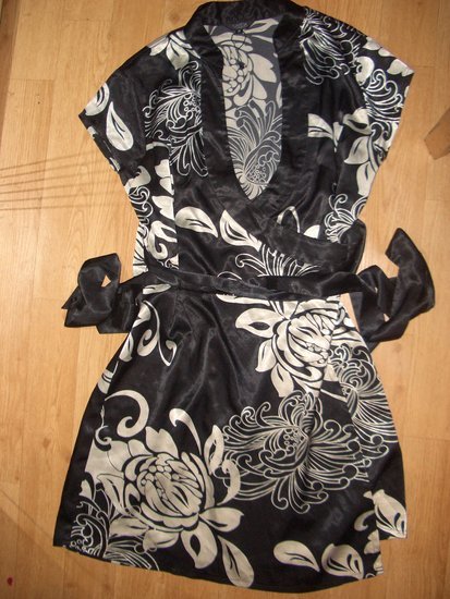 japoniško stiliaus suknutė