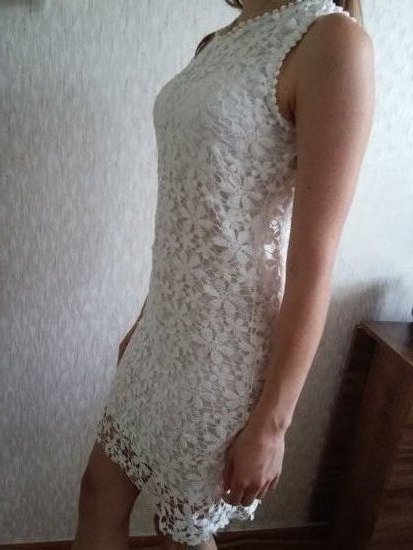 nuostabi balta suknele