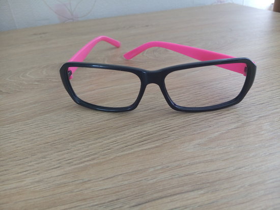 Nauji akinukų rėmeliai