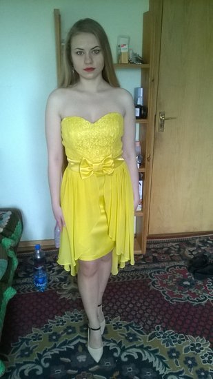 Geltonos spalvos proginė suknelė