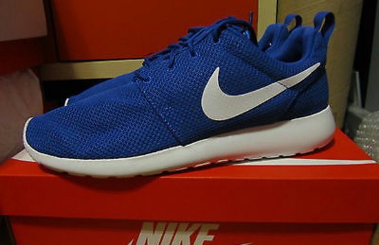 Vietoje nauji mėlyni Nike Roshe run