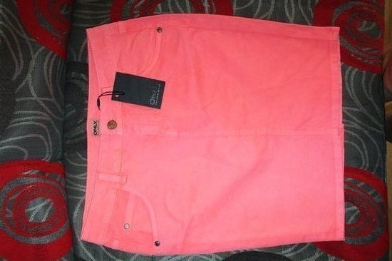 Naujas only firmos neonines rozinis sijonas