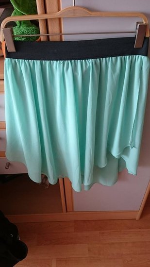 Naujas mėtines spalvos sijonas