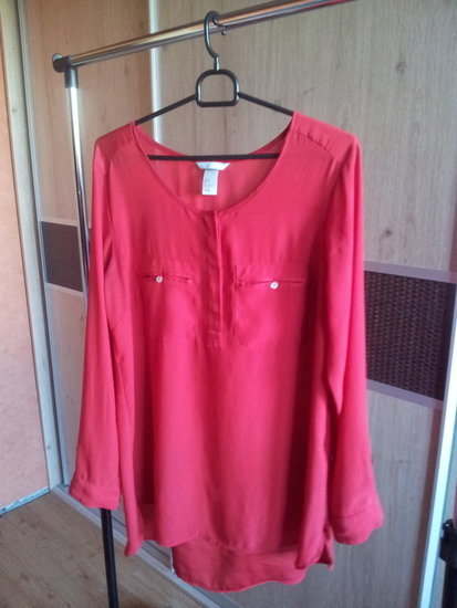 Raudona H&M palaidinė/marškinėliai