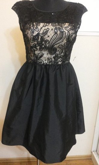 Trumpa kokteilinė juoda suknelė su kišenėm M