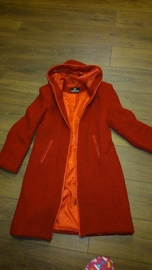 šiltas raudonas megztas paltas su vilna 