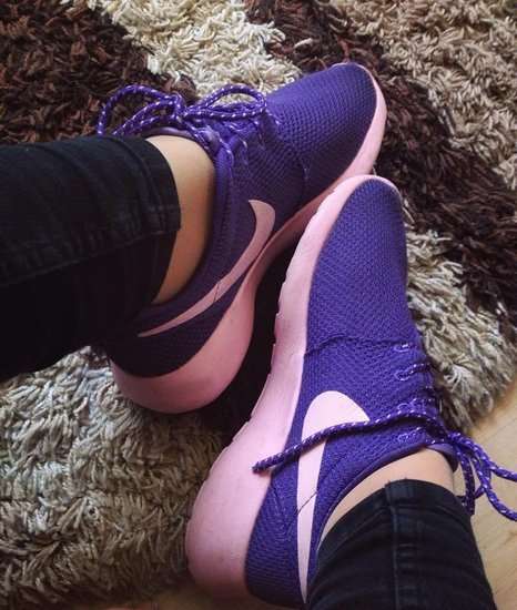 Purple Nike roshe run