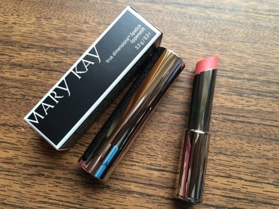 Mary Kay lūpų dažai (spalva Color Me Coral)