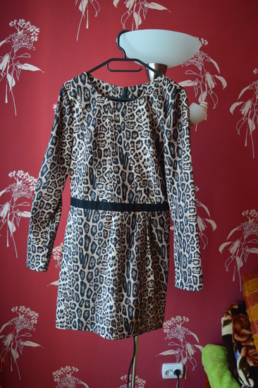 Leopardo rašto suknelė