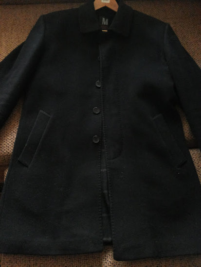 Vyriskas juodas paltas