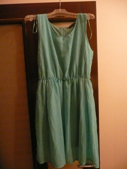 Nauja laisvo stiliaus žalia suknelė