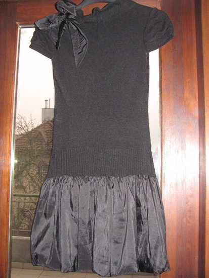 juoda itališka suknelė