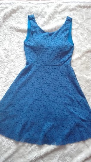 Mėlyna gifiūrinė suknelė