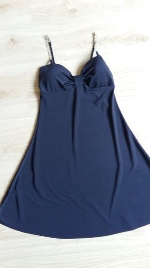 Tamsiai mėlyna suknelė