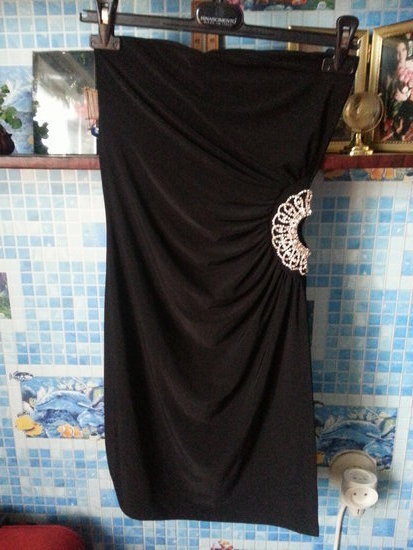 juoda elegantiska suknele